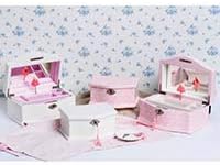 Elle Jewelry Box - Ballerina Jewelry Organizer and Swan Lake Wind-Up Music Box for Girls and Teens, Accessories and Keepsake Wooden Storage with Lock and Mirror, Charming Room Decor and Gift, Large