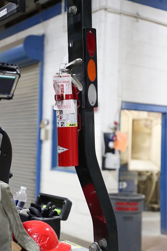 Amerex B417T 2.5 lbs ABC Dry Chemical Fire Extinguisher with Wall Bracket